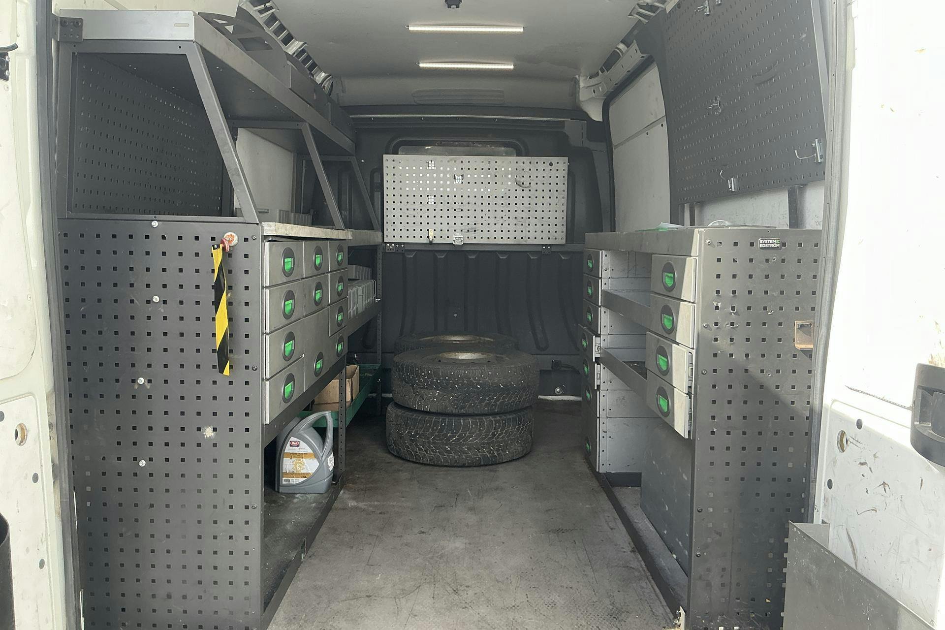 Vehicle Image 8