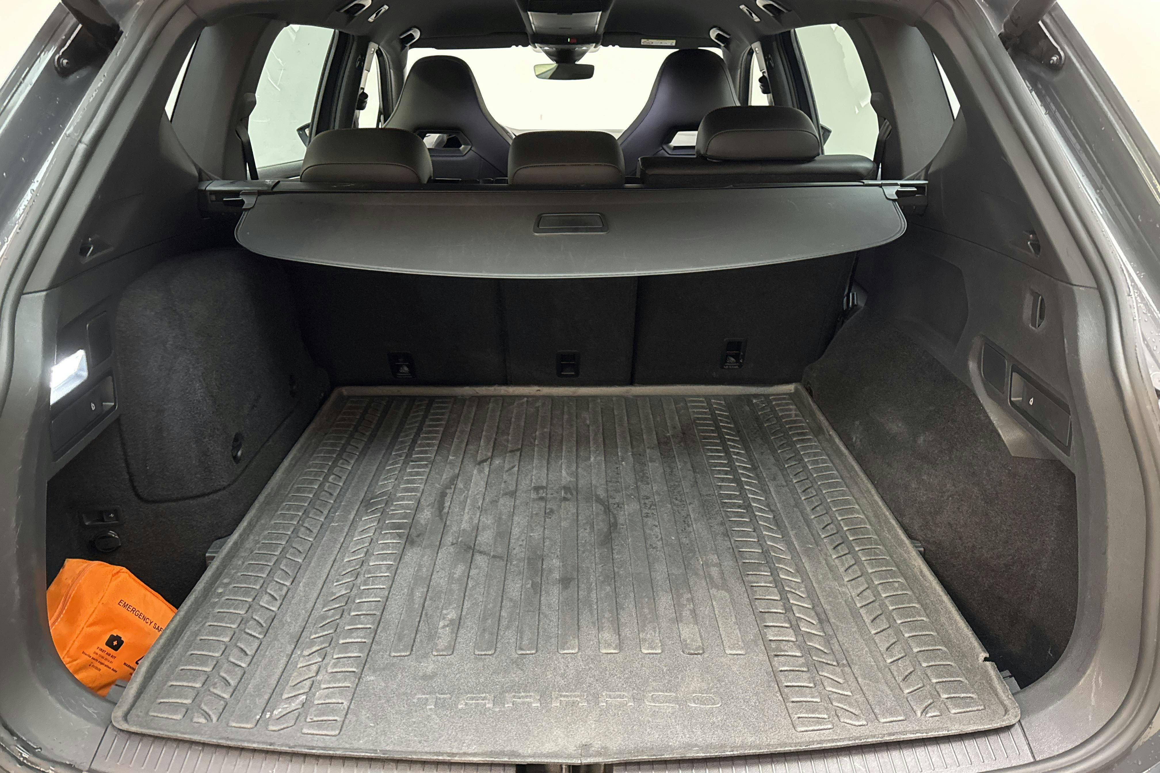 Vehicle Image 9