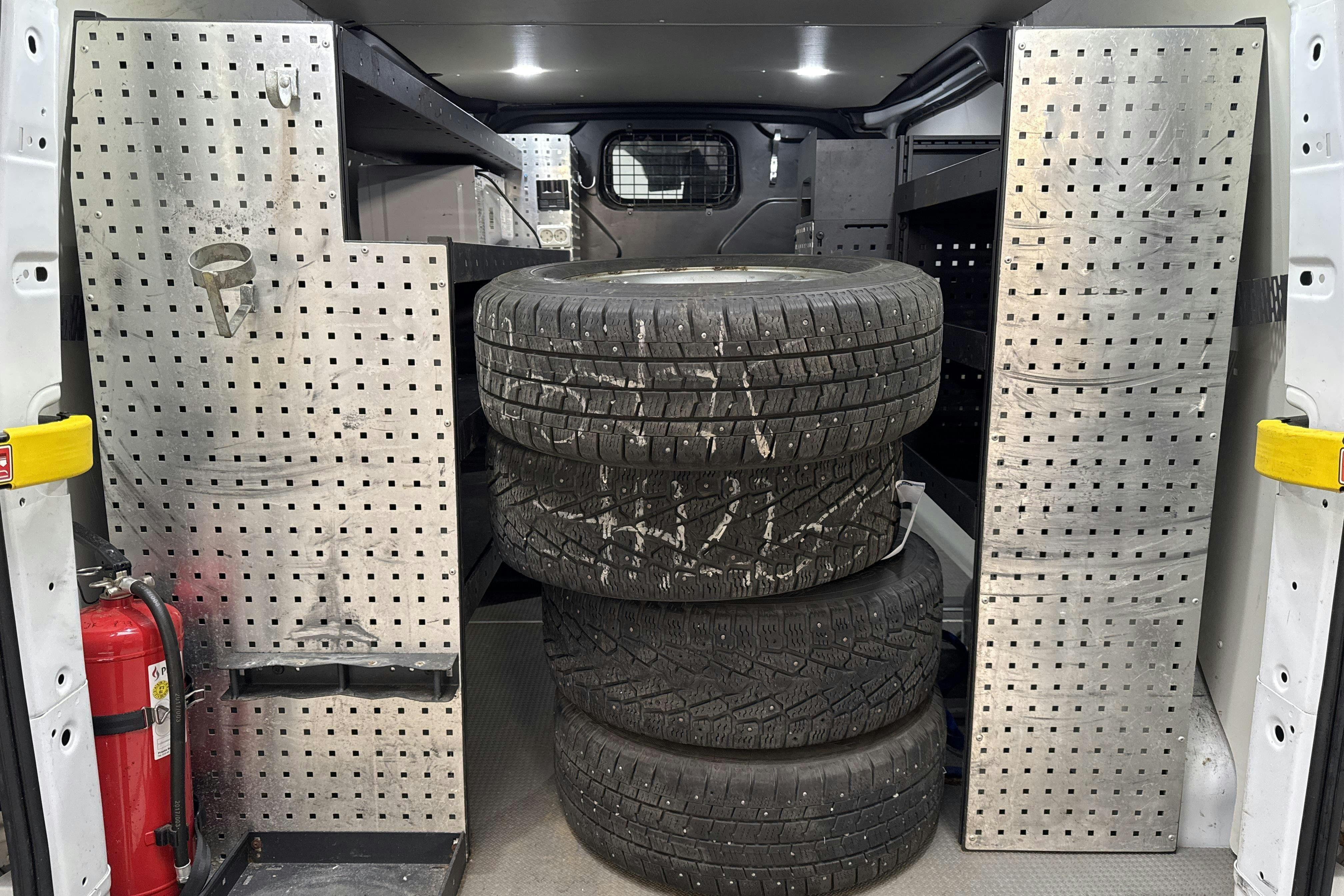Vehicle Image 8