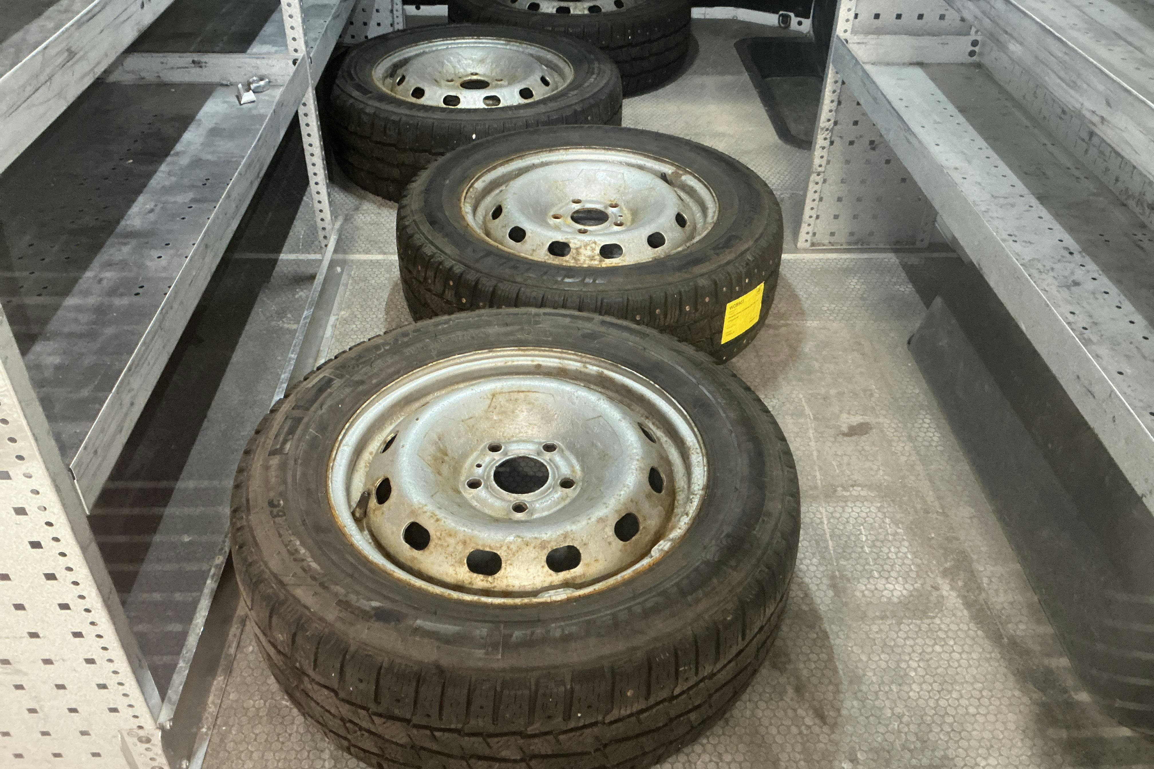 Vehicle Image 10