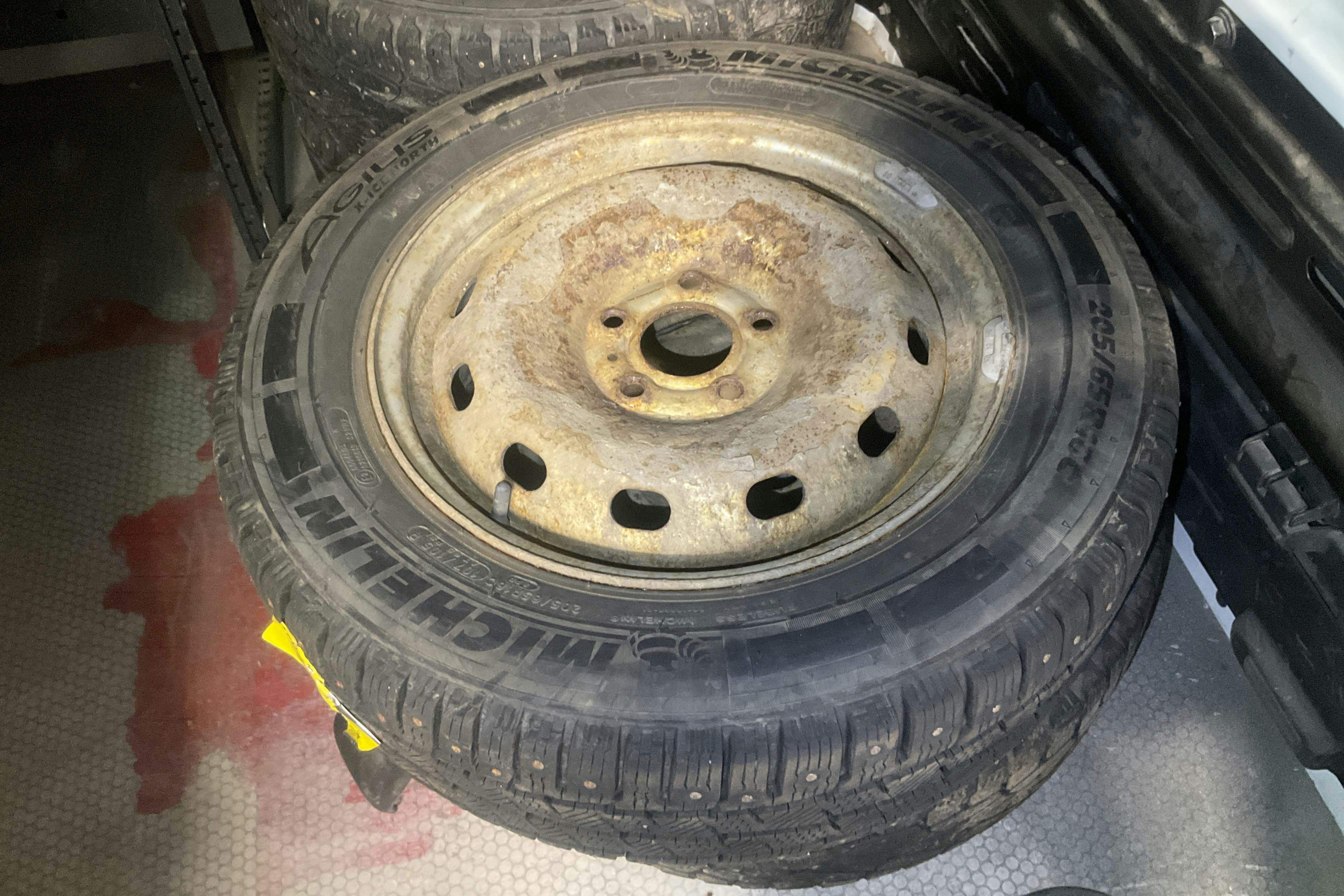 Vehicle Image 11