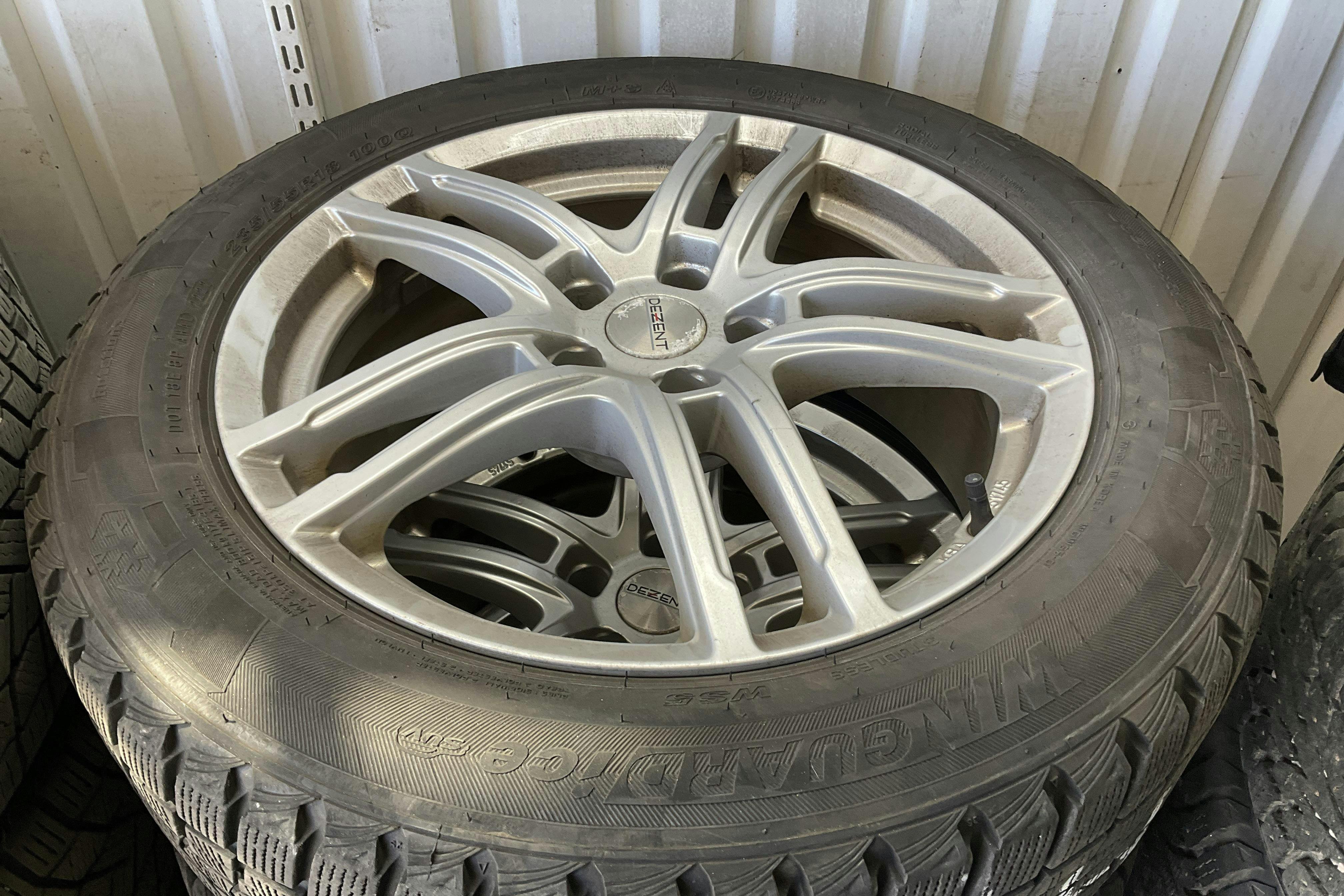 Vehicle Image 13