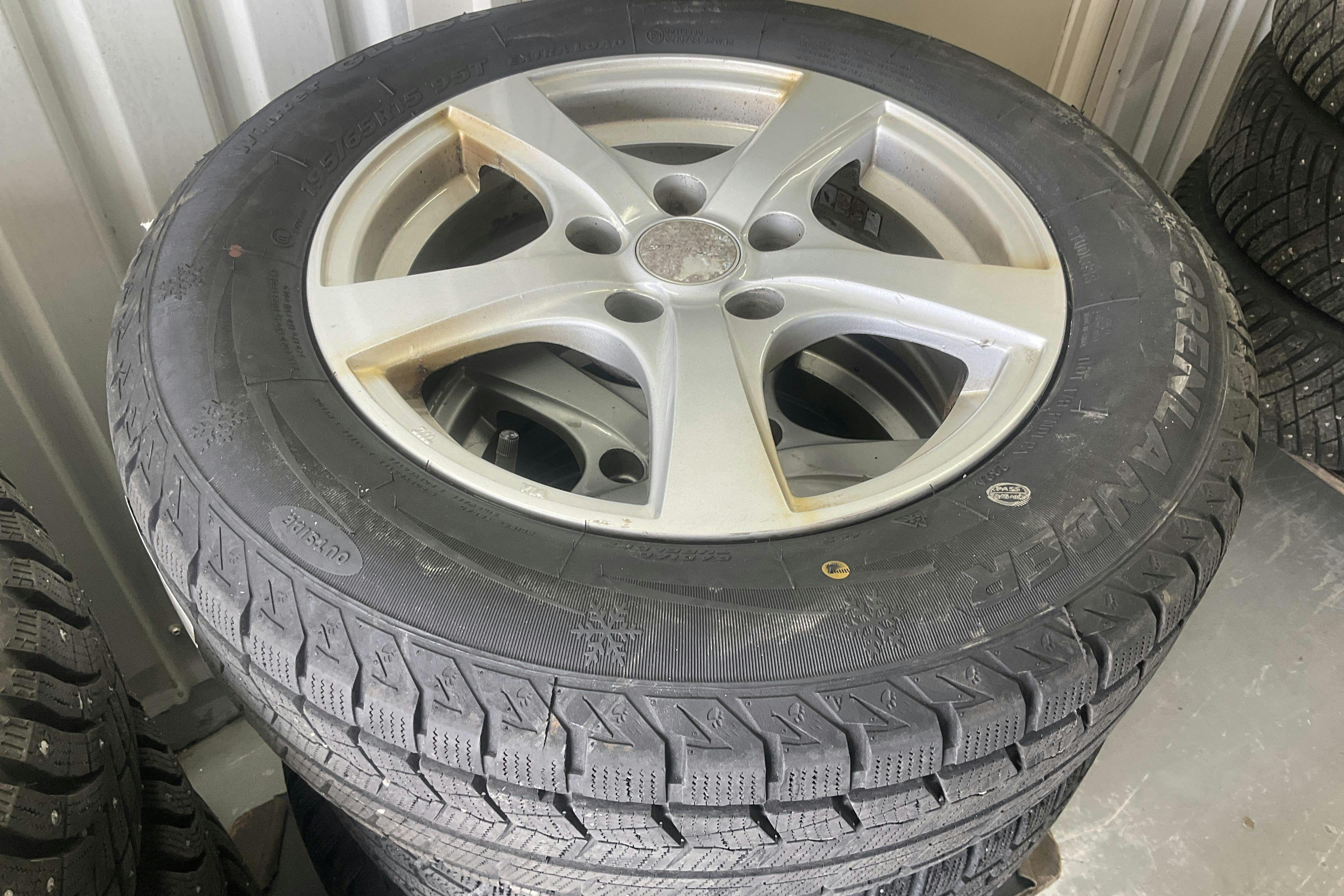 Vehicle Image 13