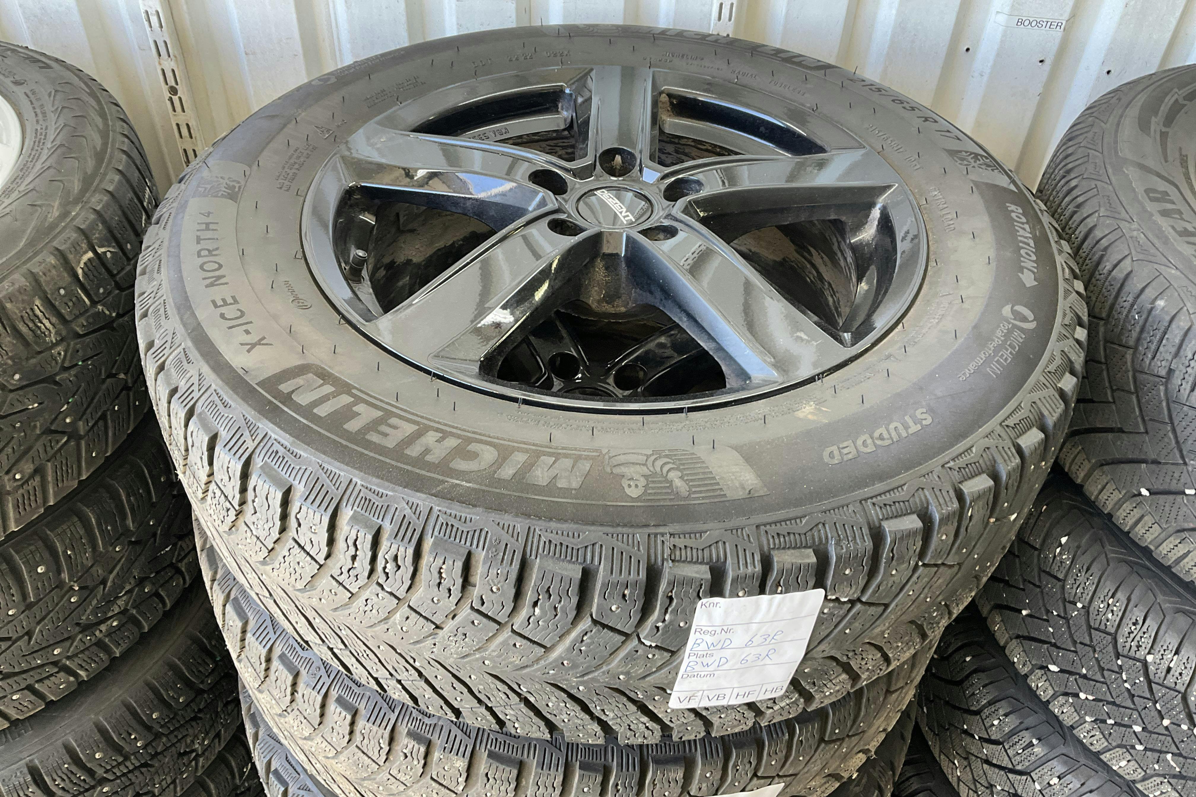 Vehicle Image 12