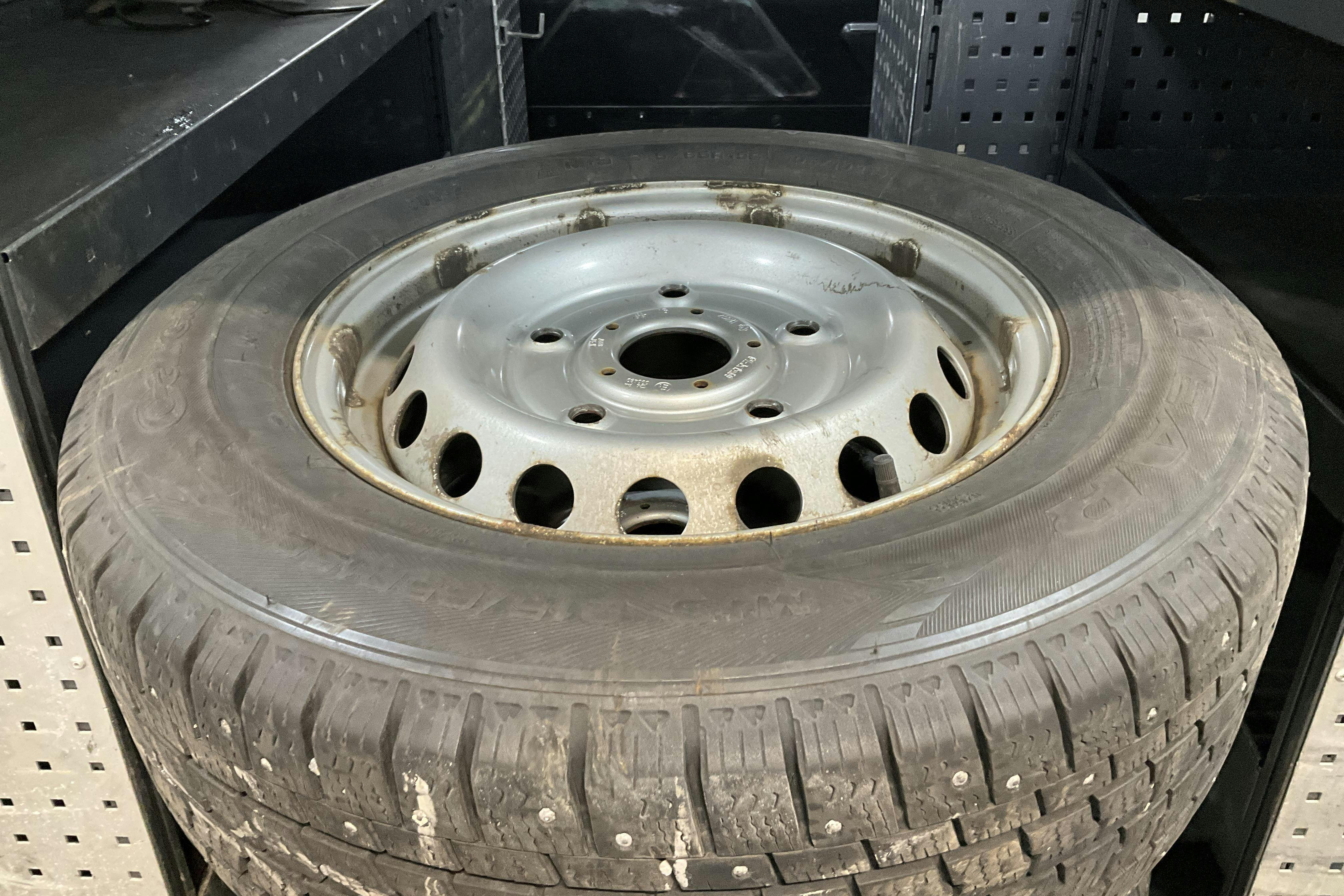 Vehicle Image 10