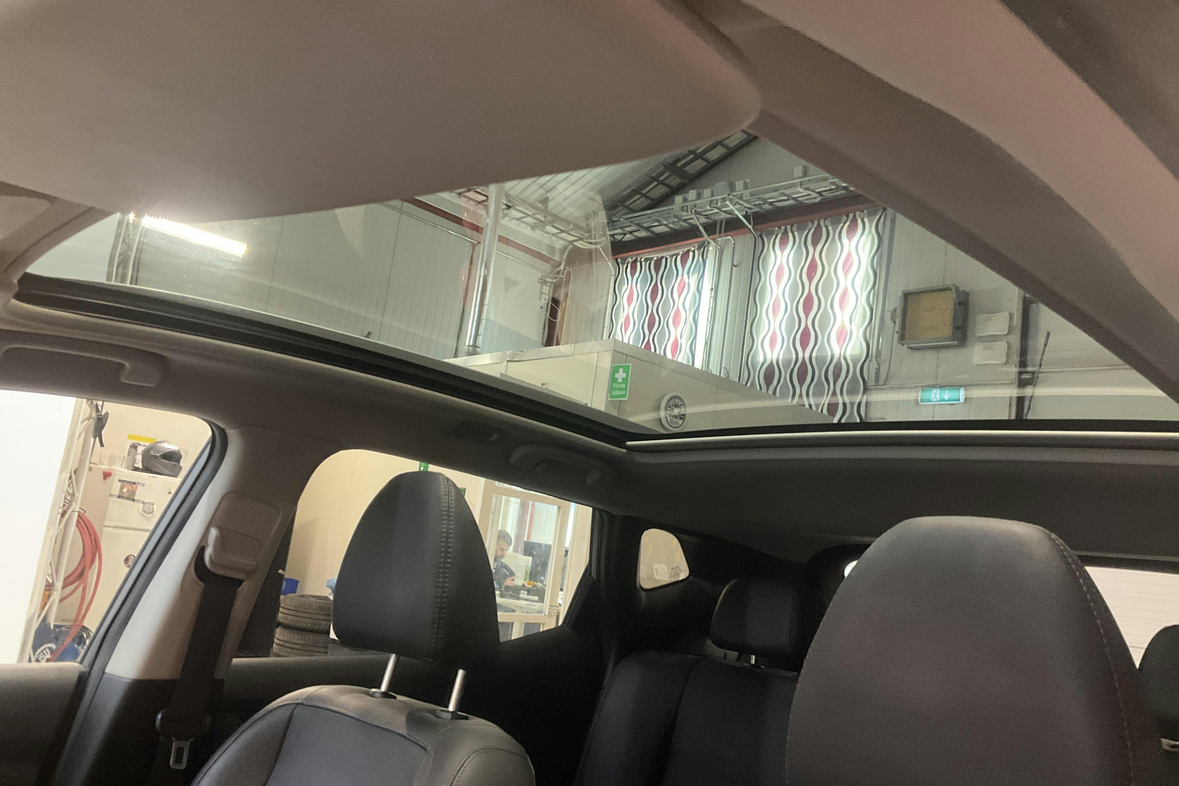 Vehicle Image 14
