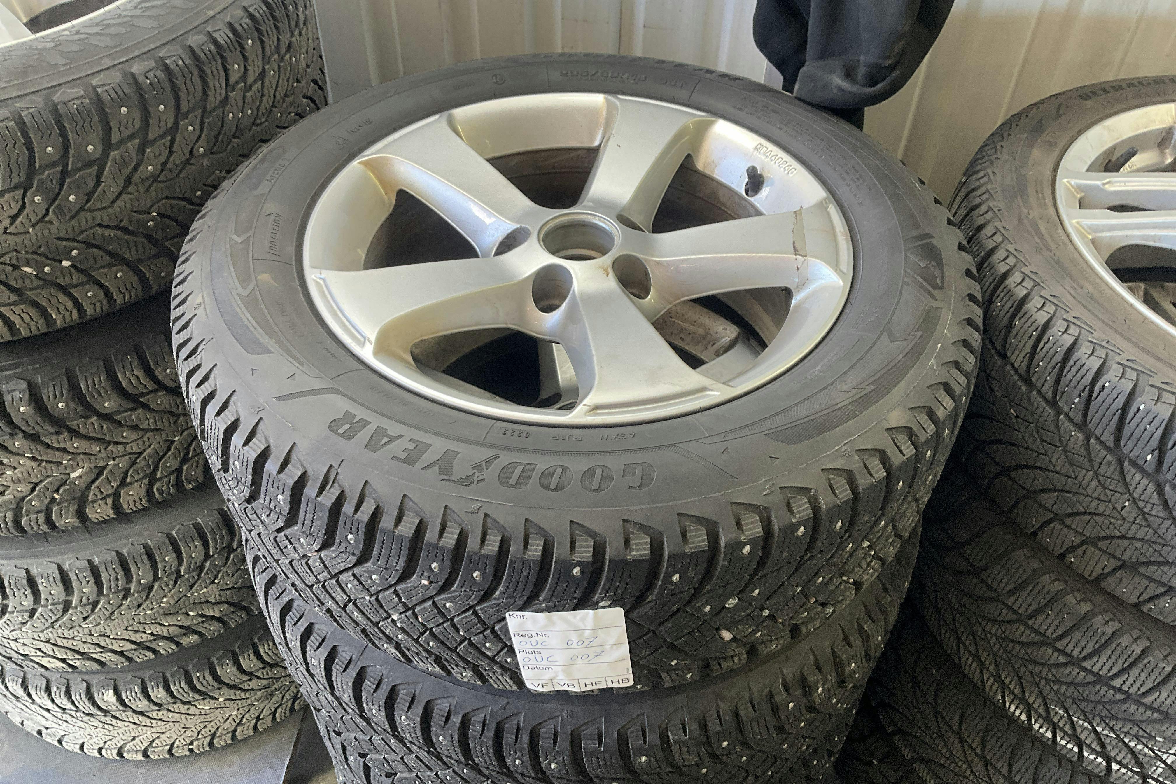 Vehicle Image 15