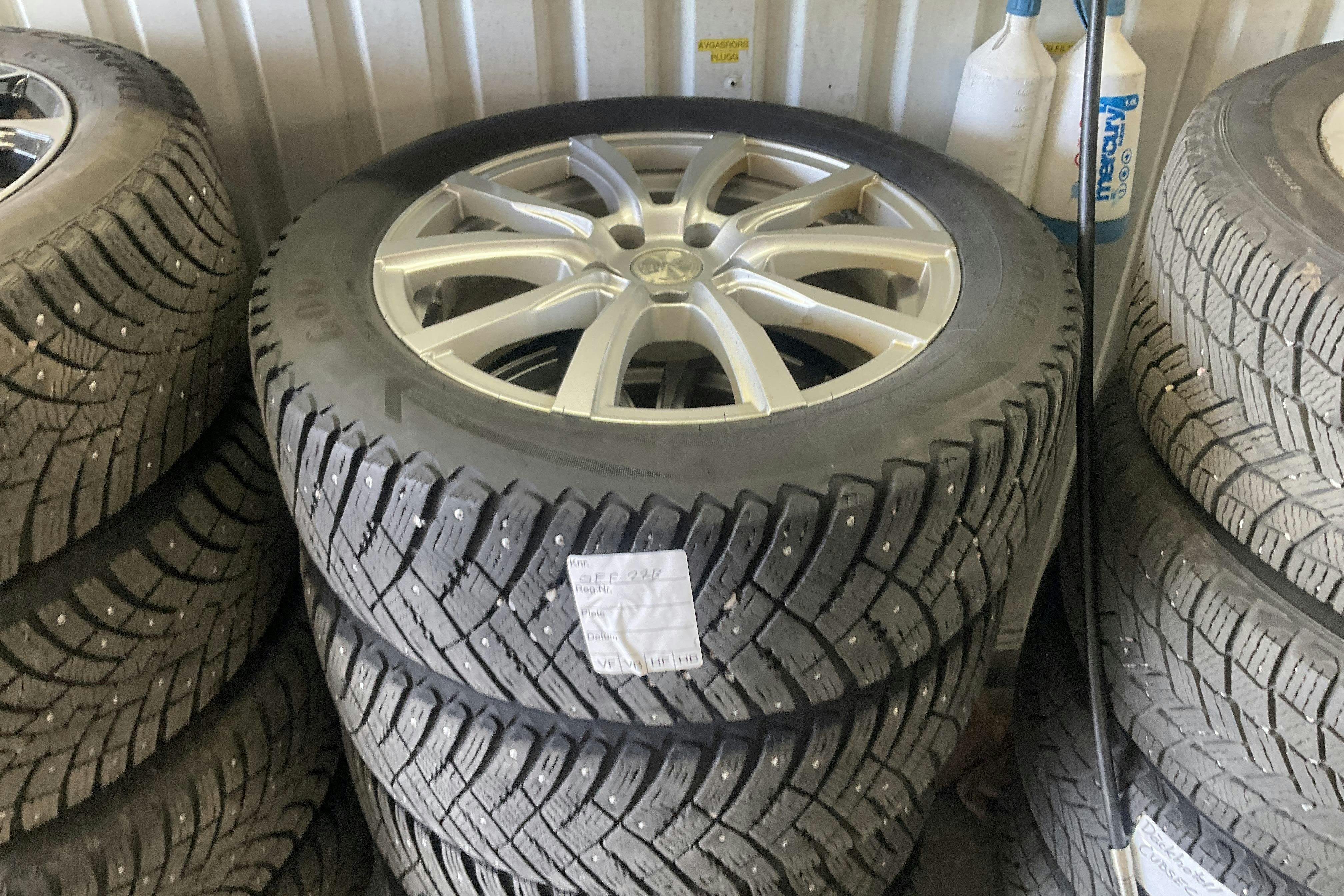 Vehicle Image 15