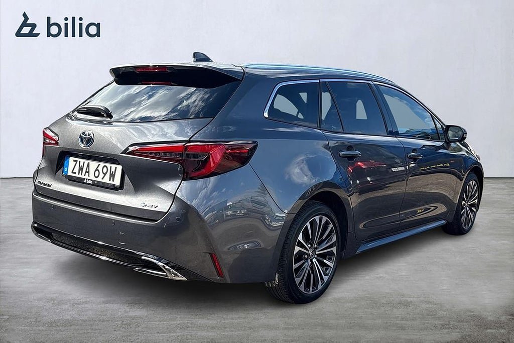 Vehicle Image 6