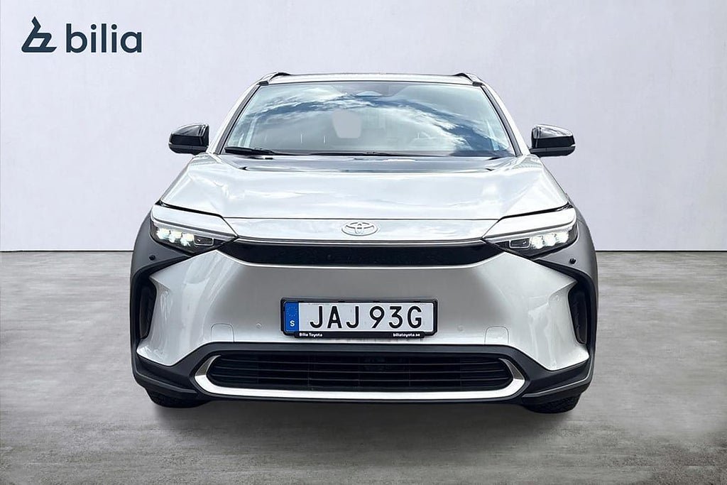 Vehicle Image 6
