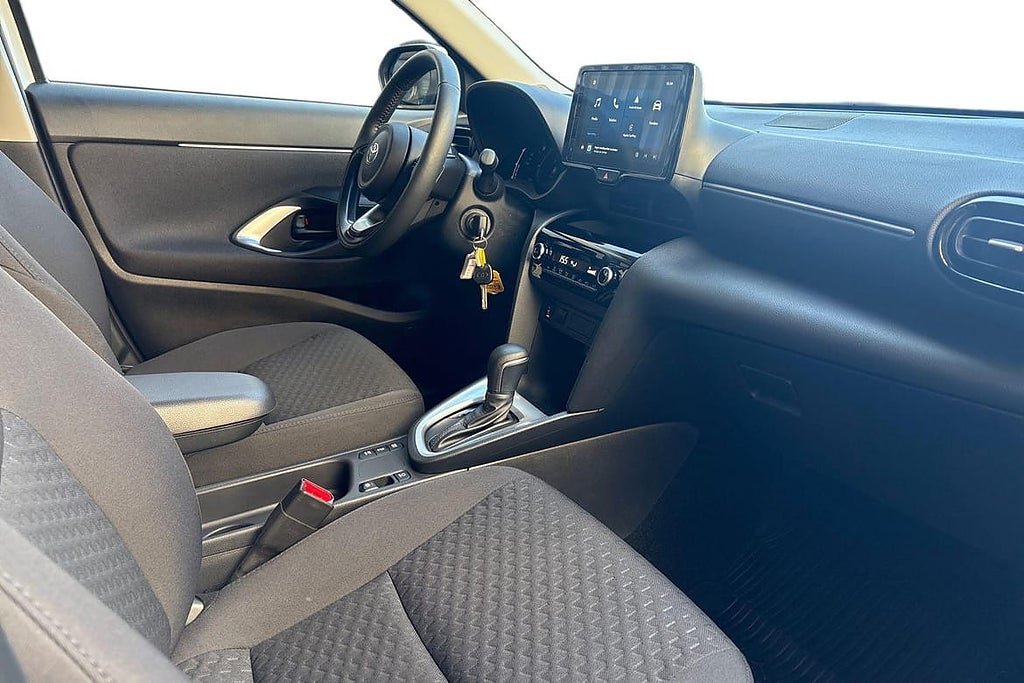 Vehicle Image 12
