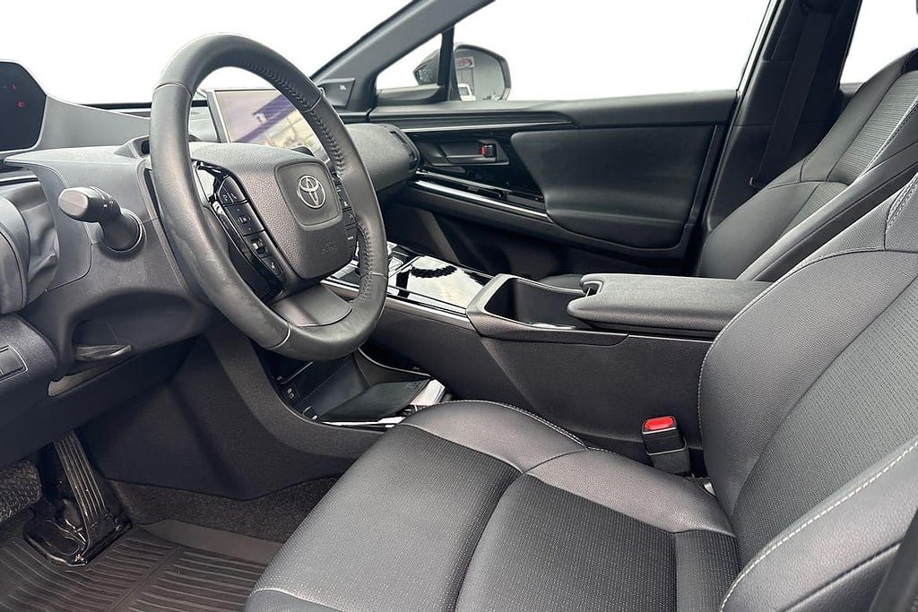Vehicle Image 14