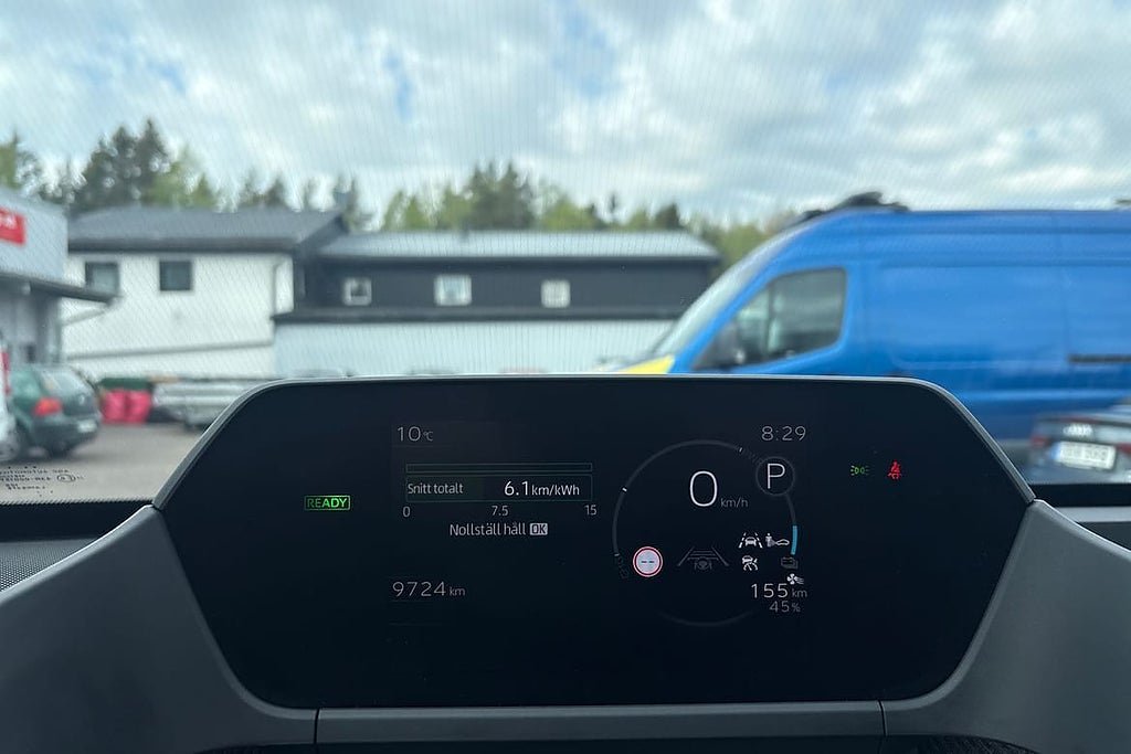 Vehicle Image 16