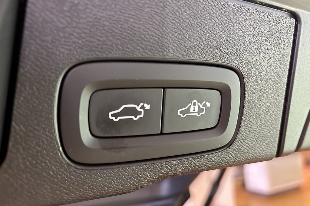 Vehicle Image 25