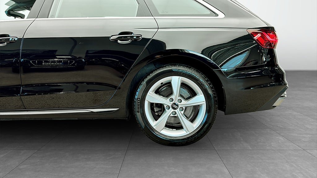 Vehicle Image 6