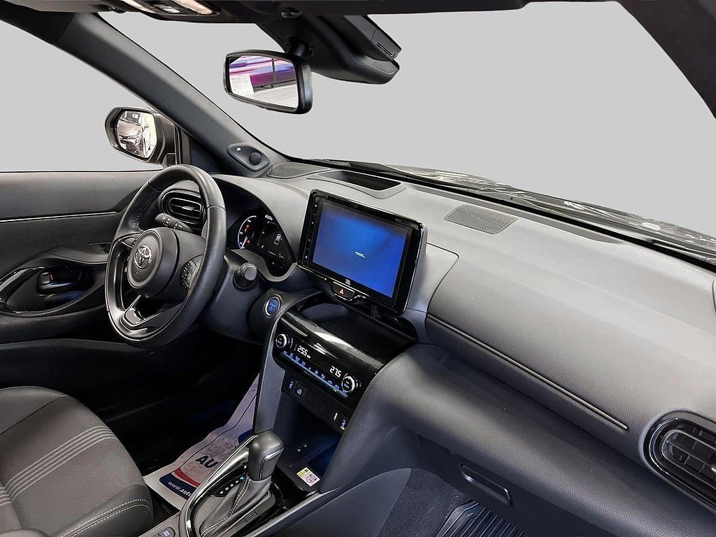 Vehicle Image 10
