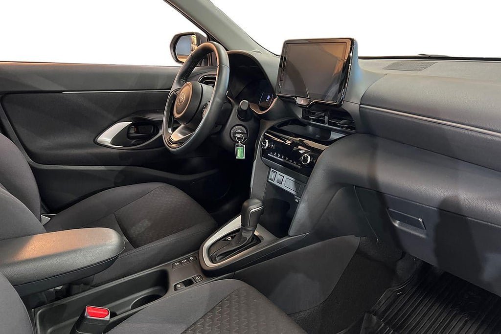 Vehicle Image 6