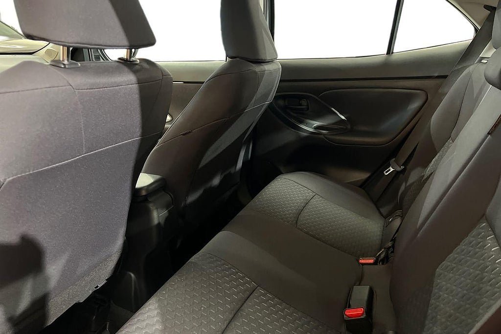 Vehicle Image 12