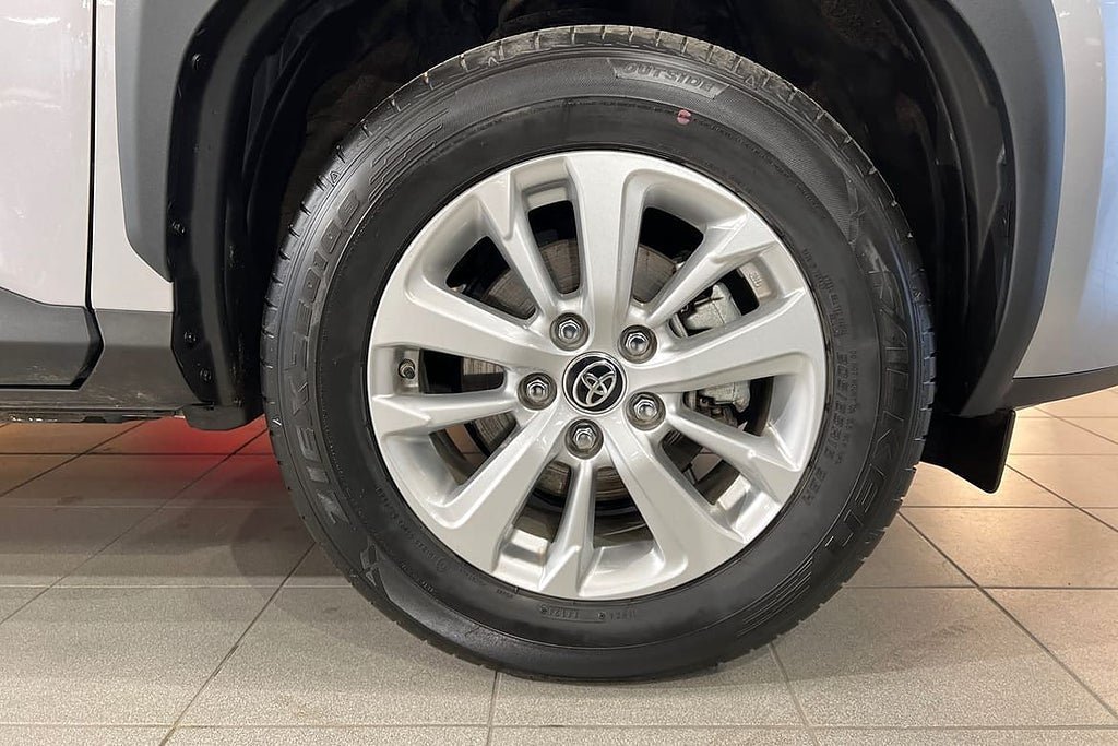 Vehicle Image 16