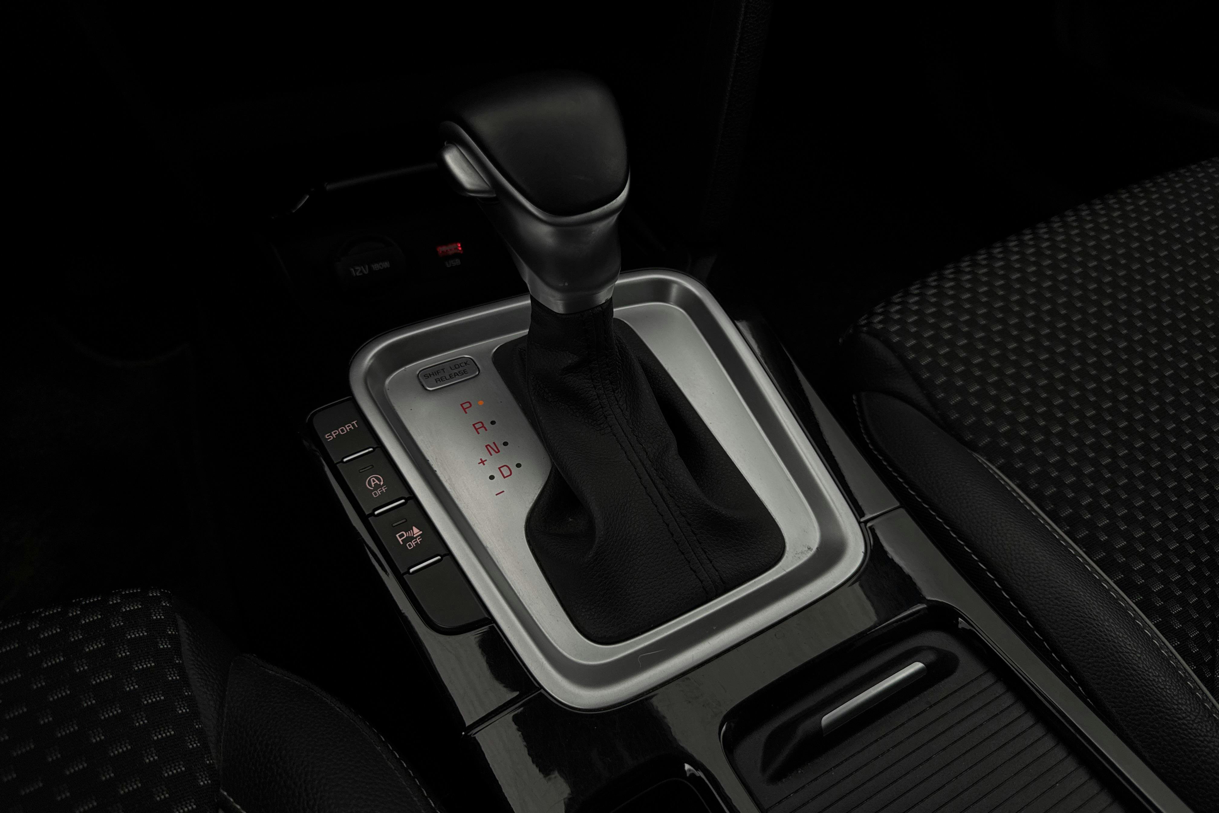 Vehicle Image 15