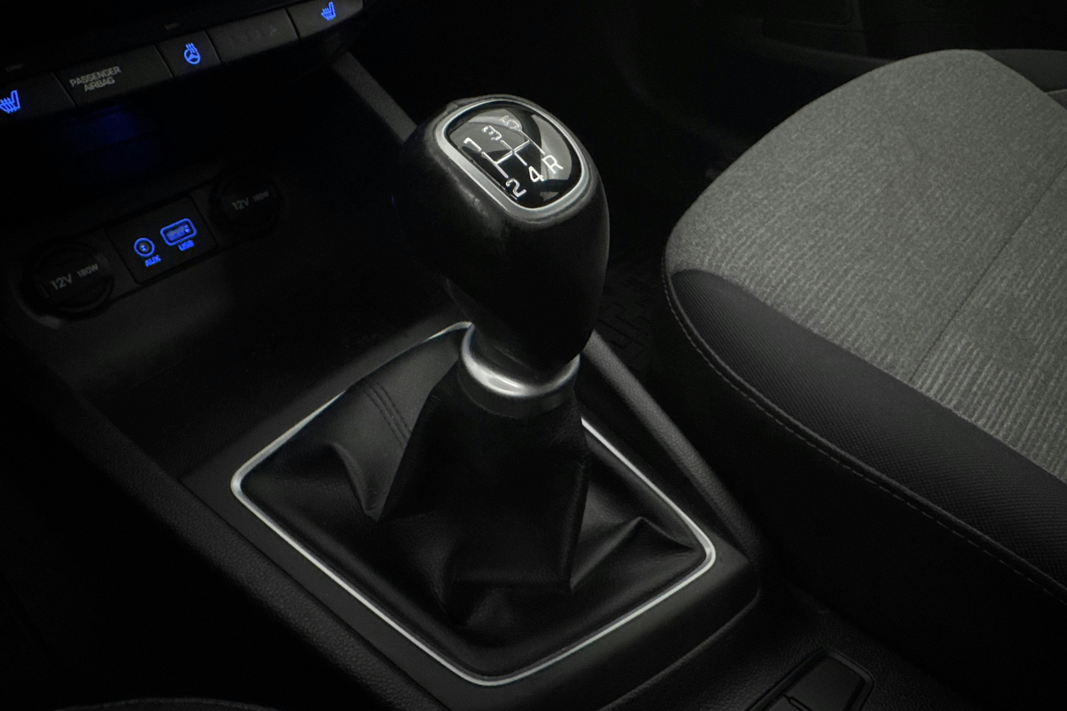 Vehicle Image 12