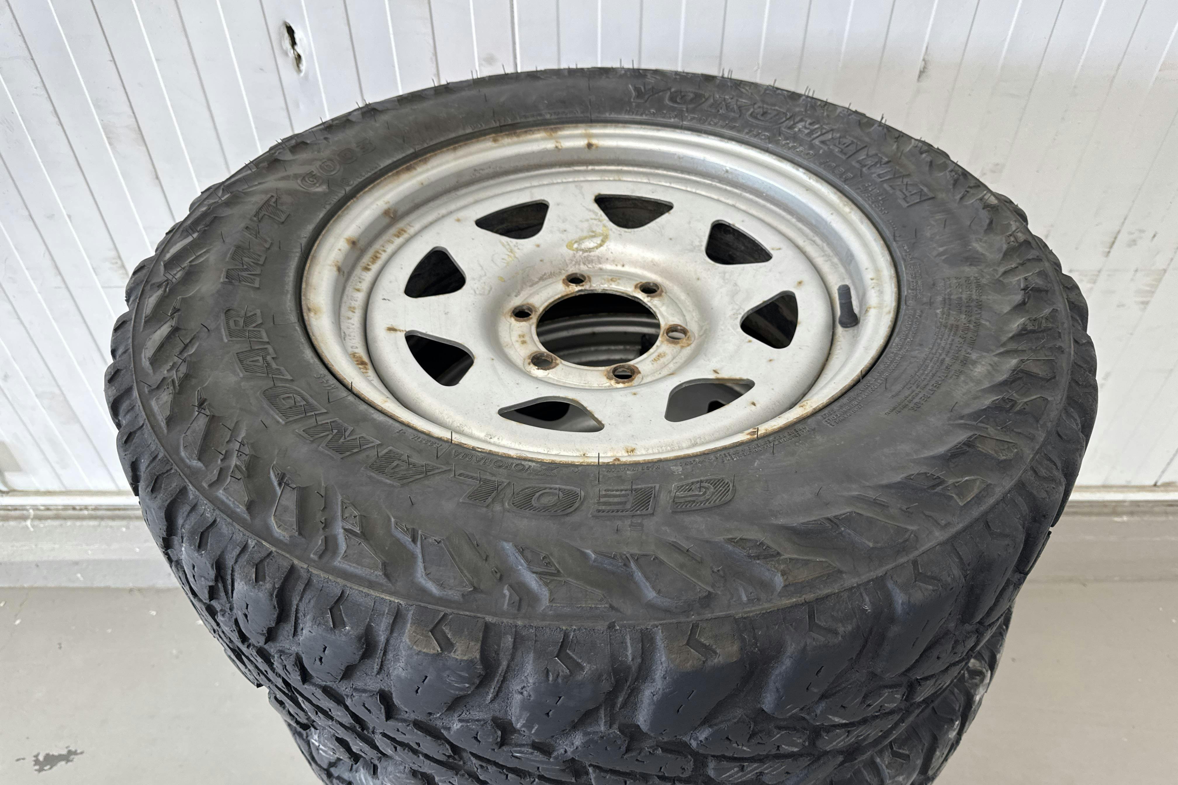 Vehicle Image 16