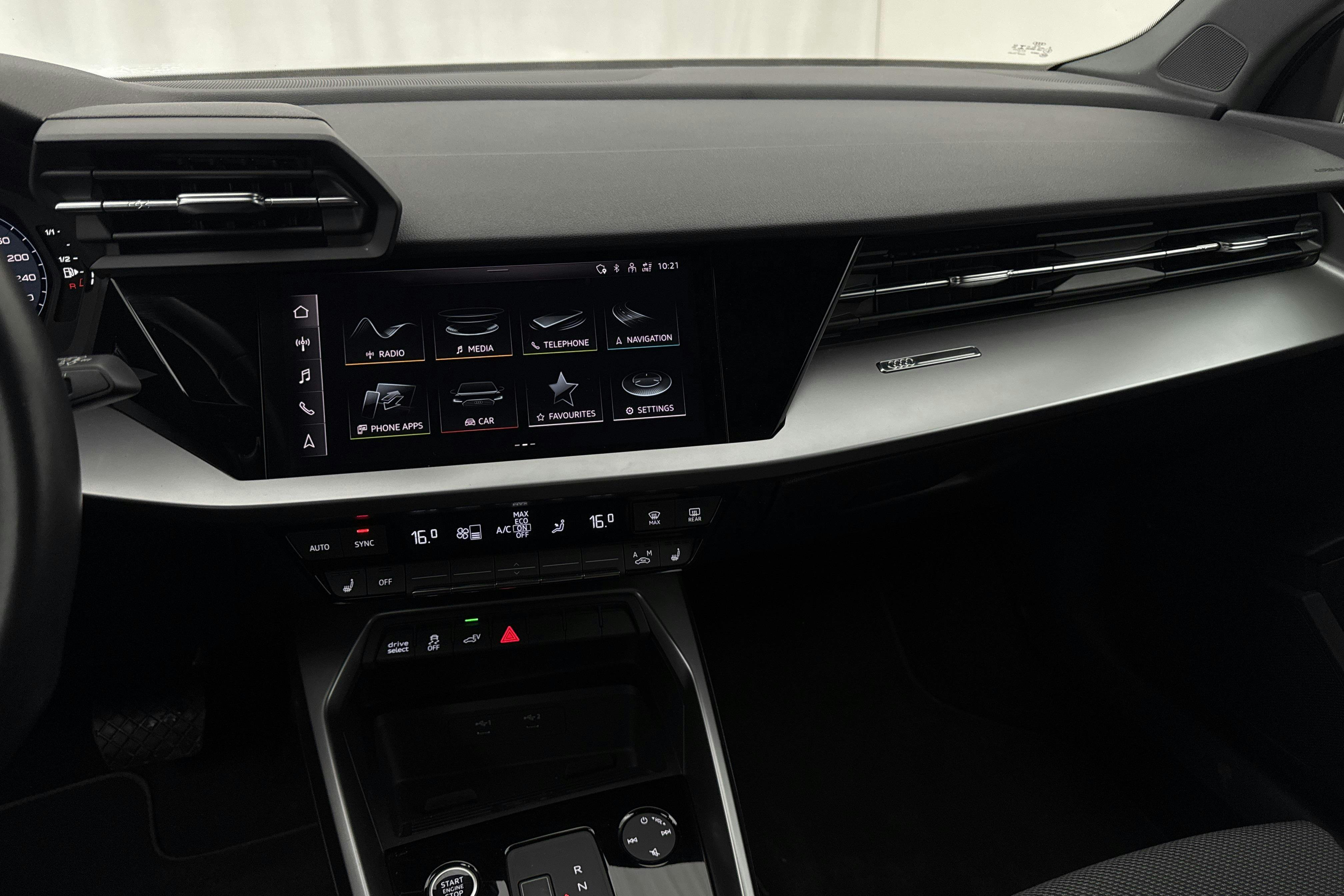 Vehicle Image 14