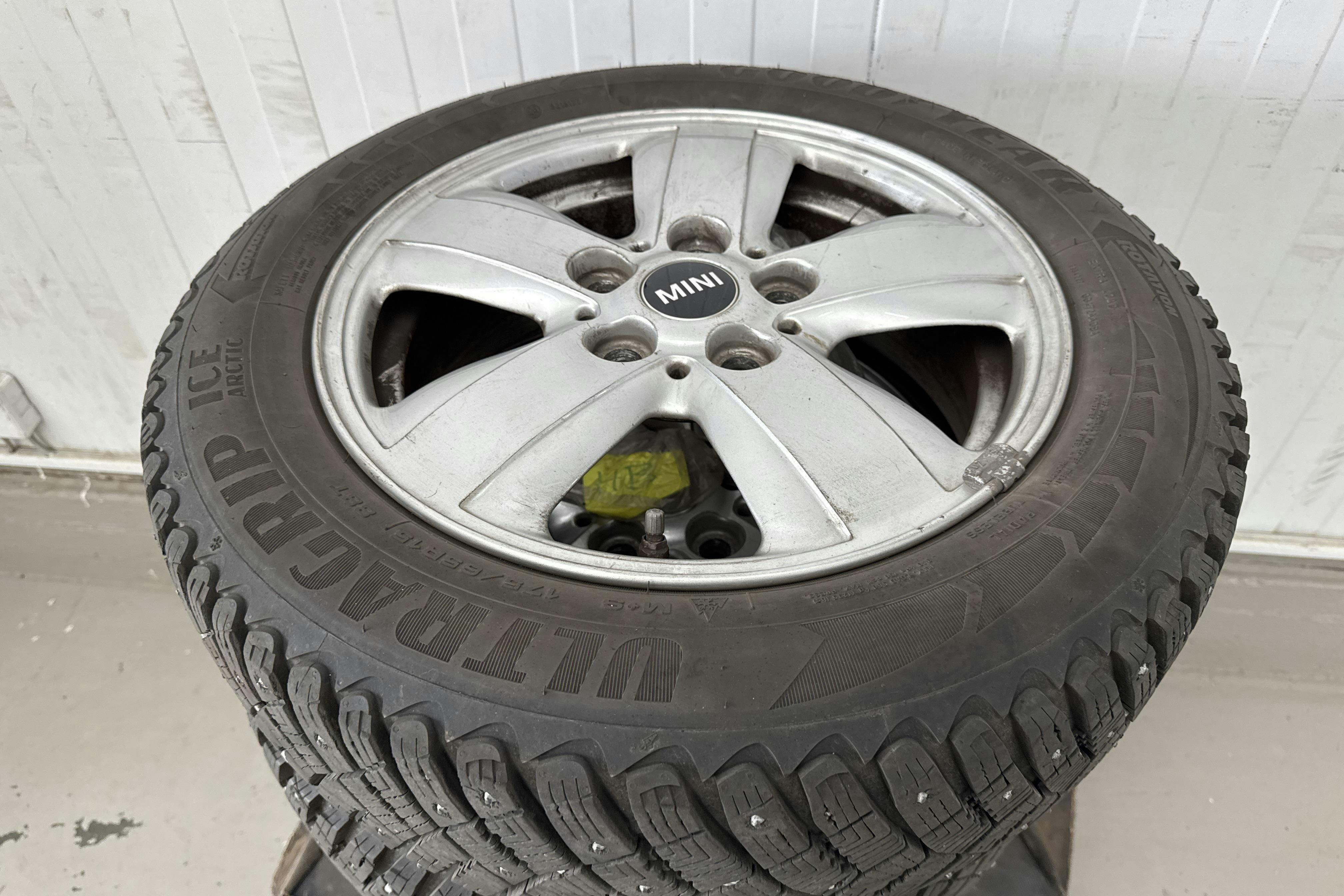 Vehicle Image 15