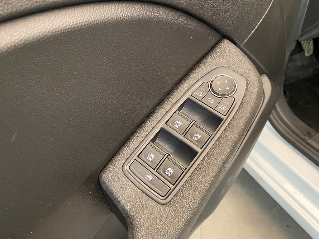 Vehicle Image 24