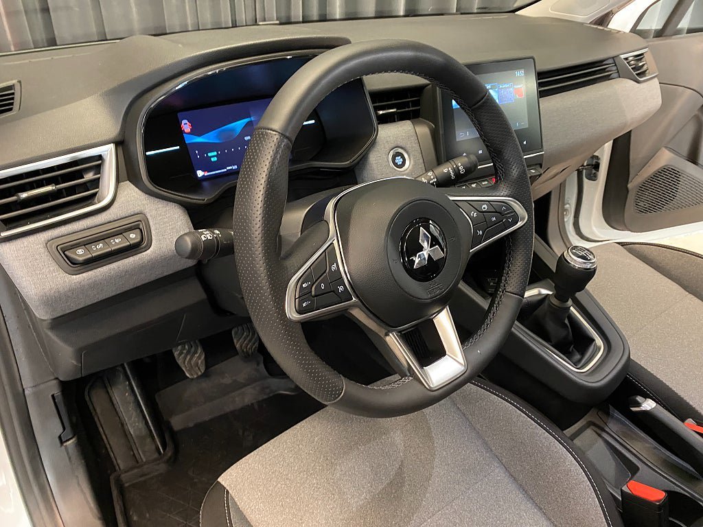 Vehicle Image 25