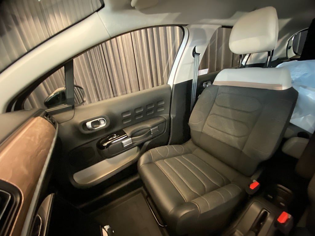 Vehicle Image 19