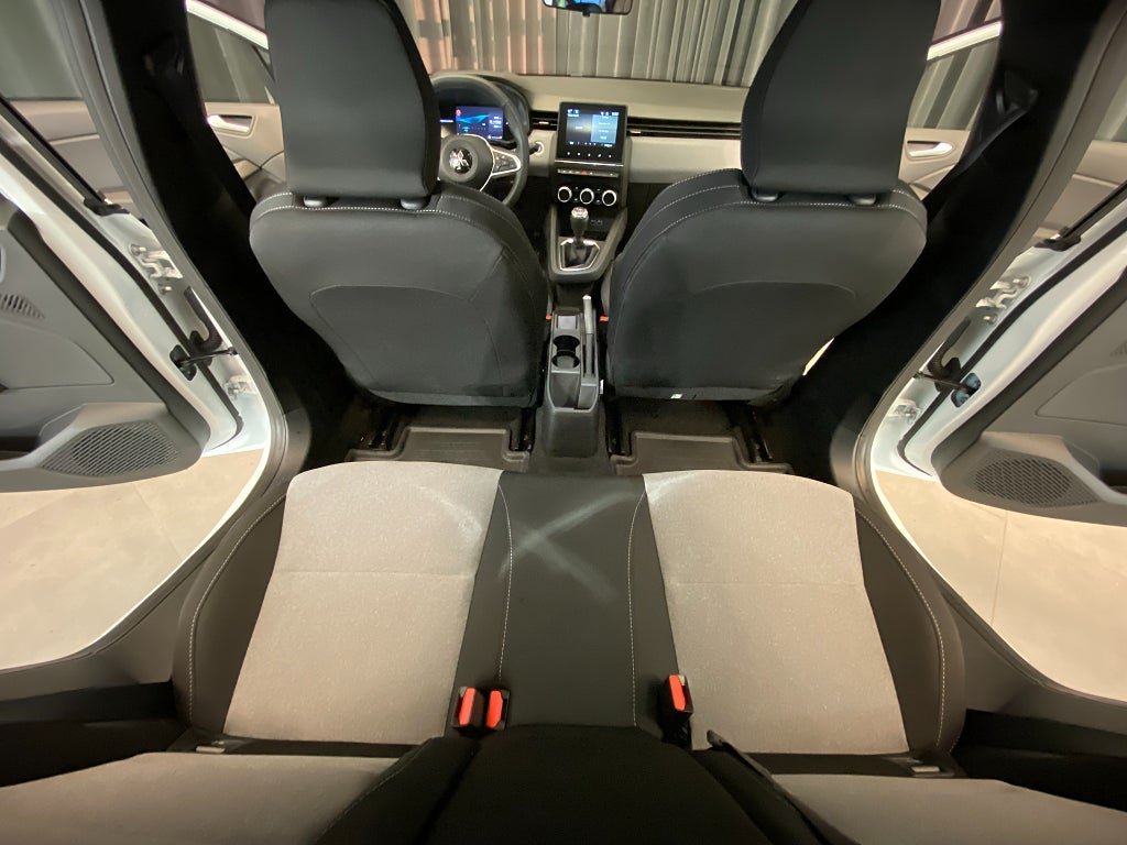 Vehicle Image 30