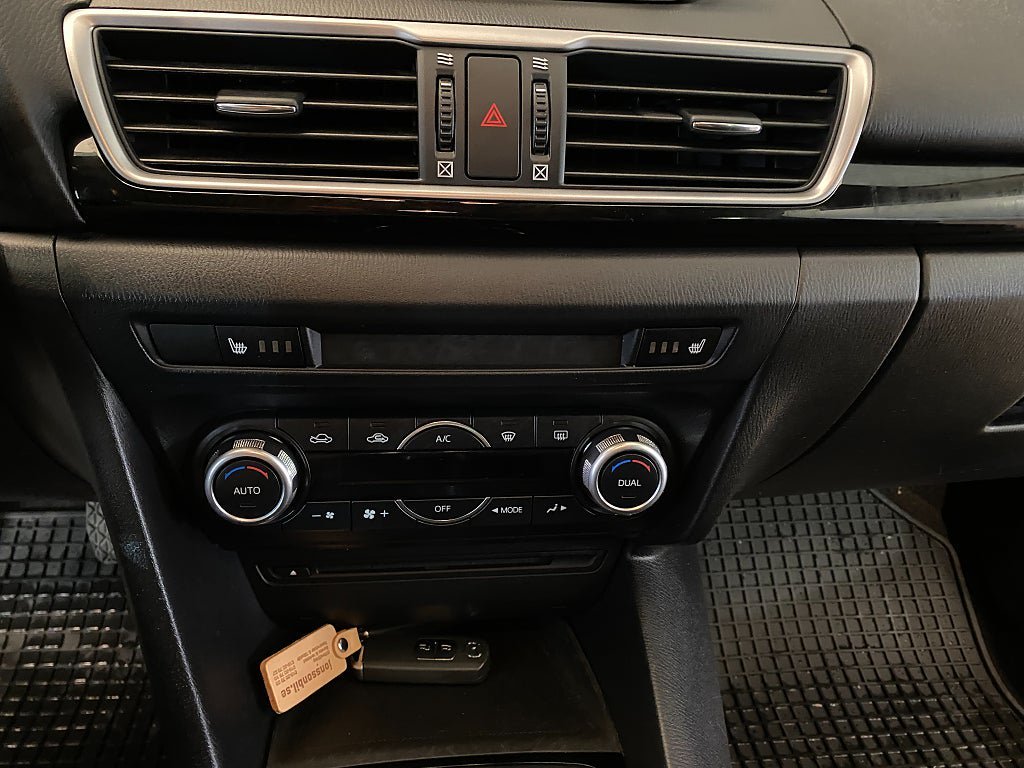 Vehicle Image 29