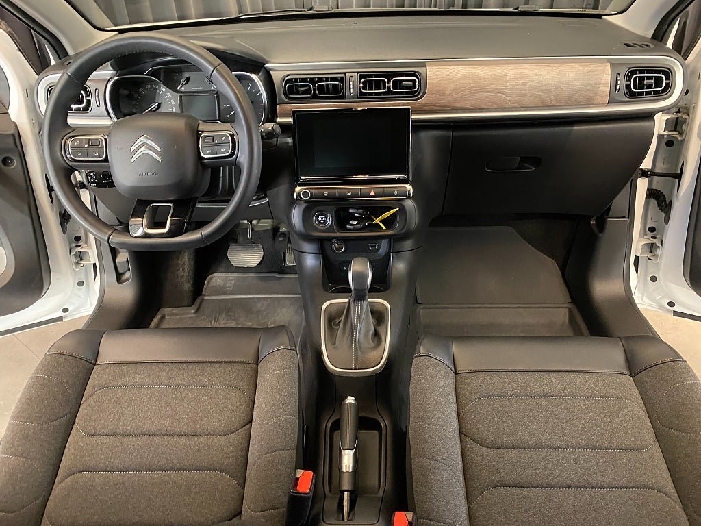 Vehicle Image 30