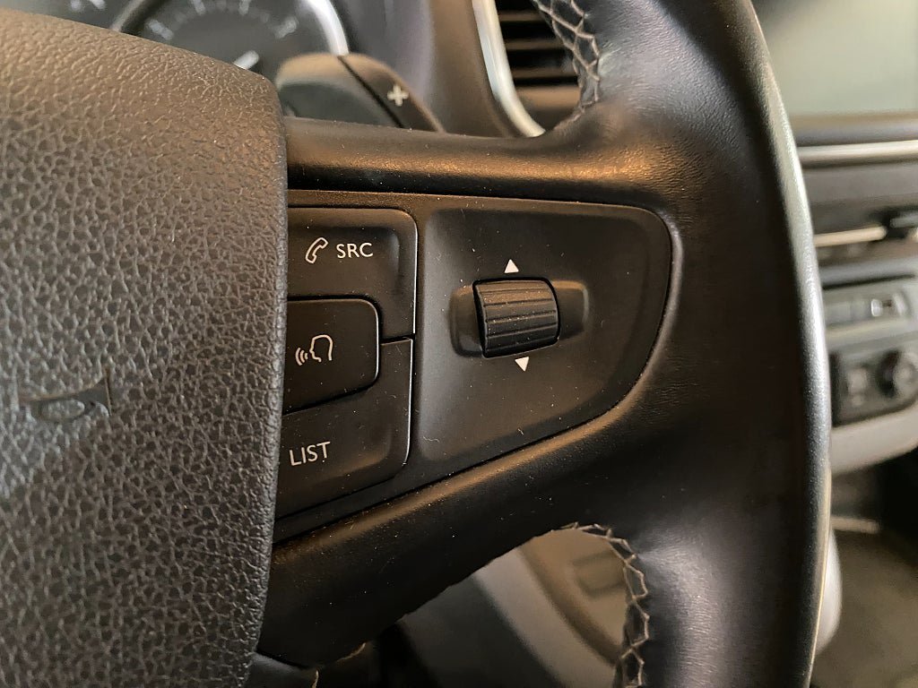 Vehicle Image 52