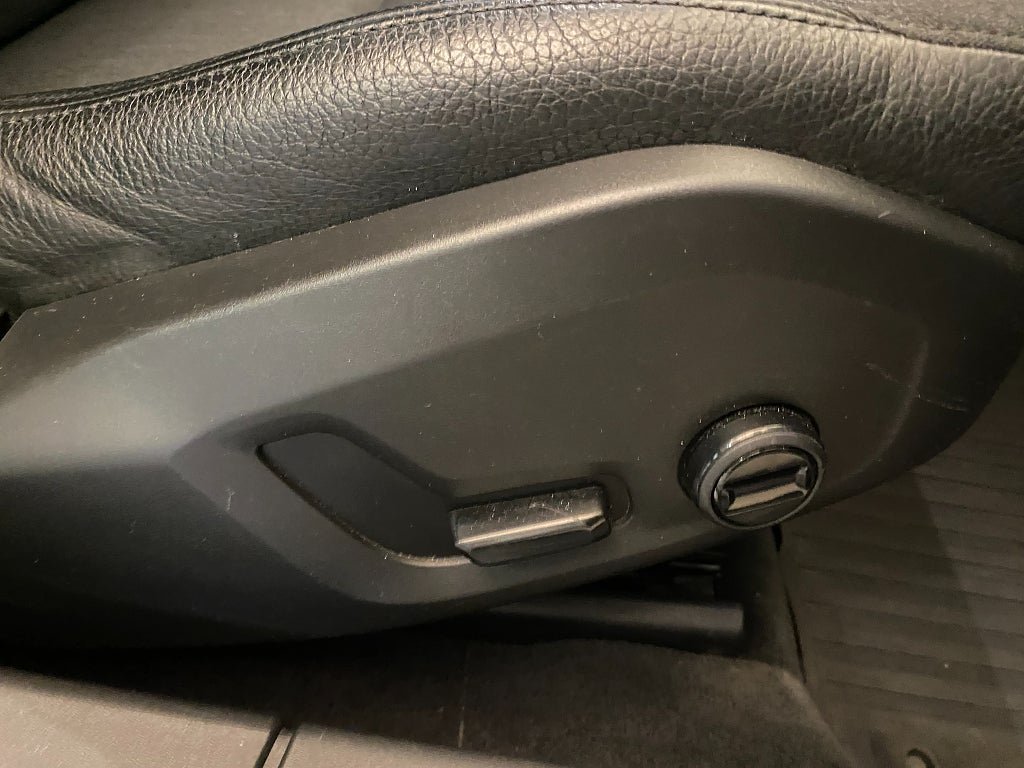 Vehicle Image 38