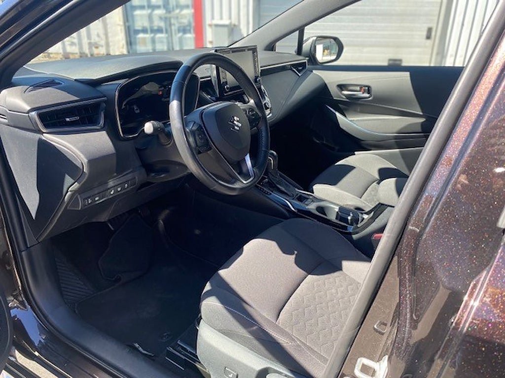 Vehicle Image 5