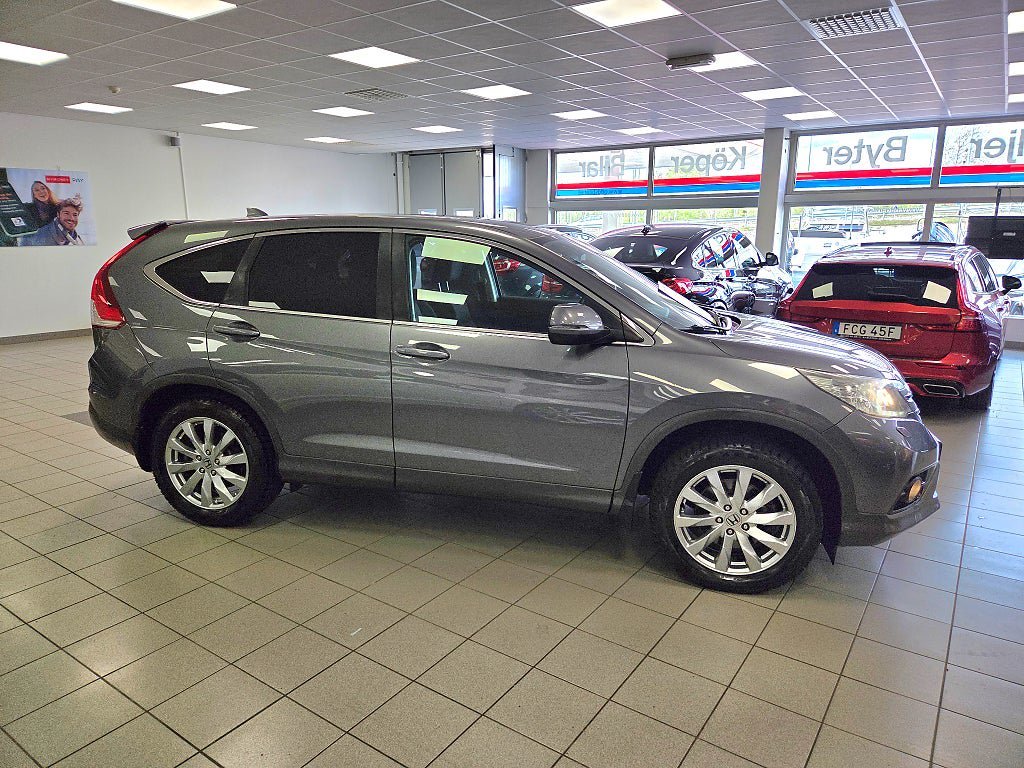 Vehicle Image 12
