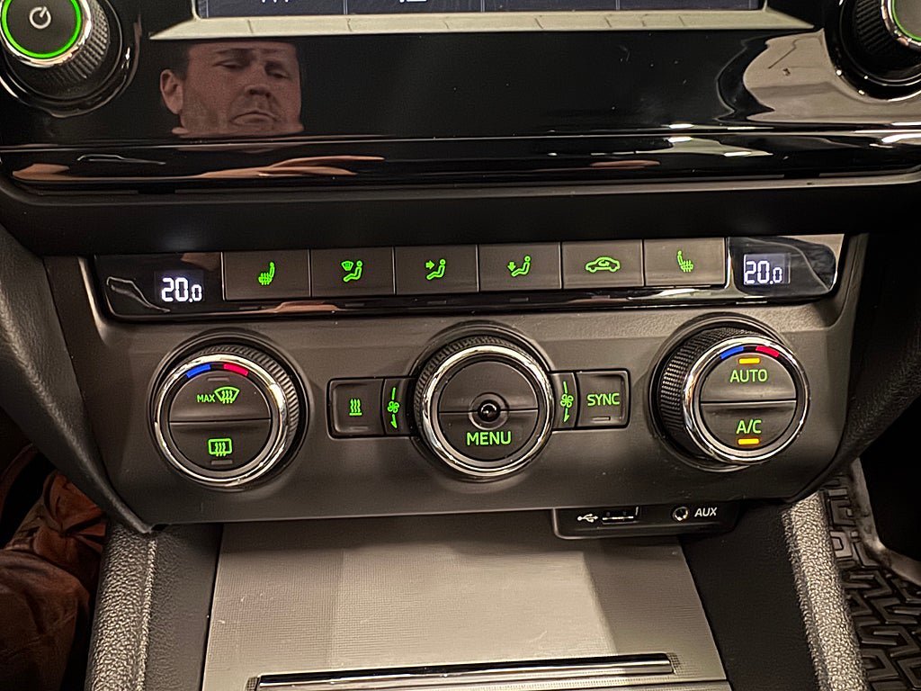 Vehicle Image 24