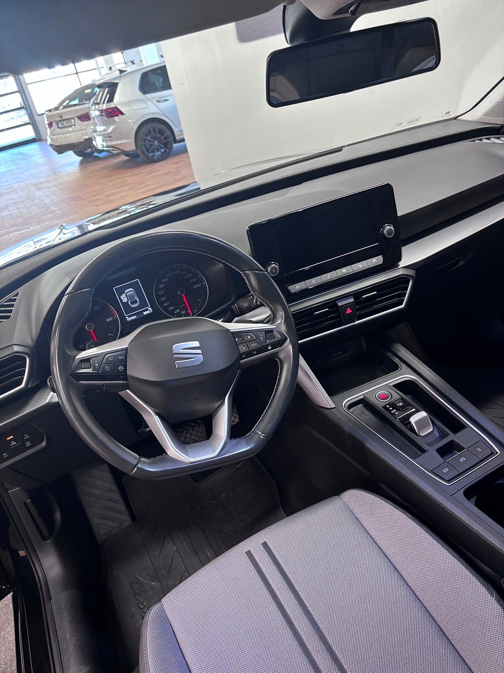 Vehicle Image 14