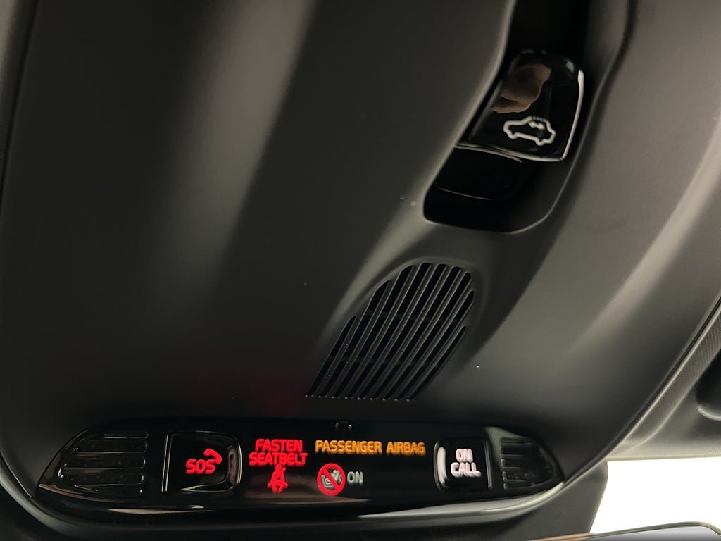 Vehicle Image 25
