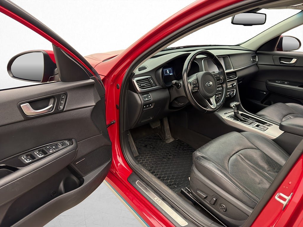 Vehicle Image 16