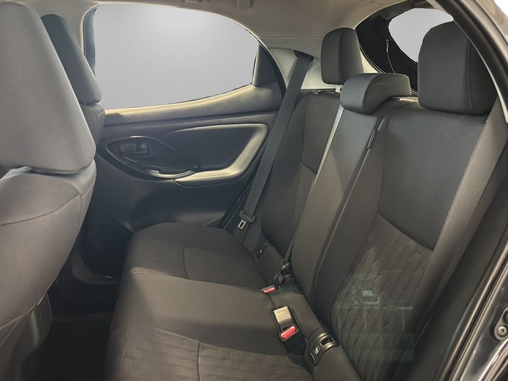 Vehicle Image 9