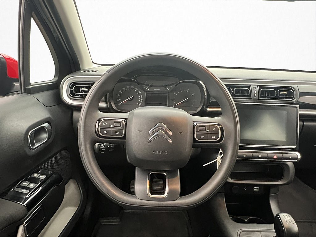 Vehicle Image 12