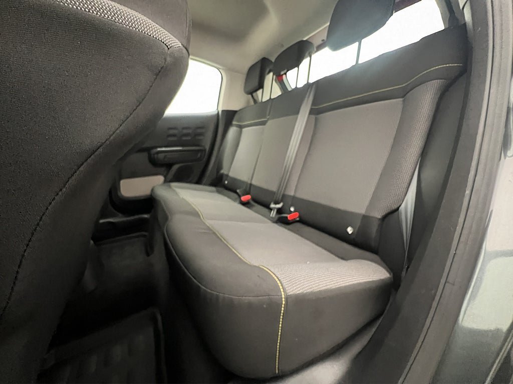 Vehicle Image 25