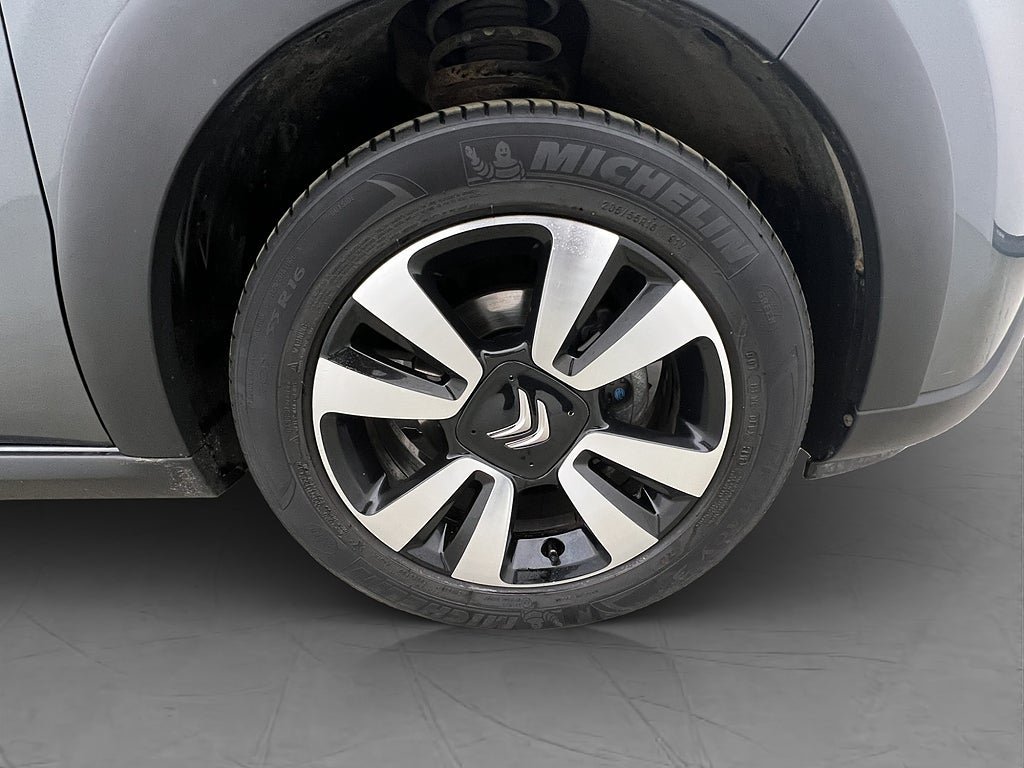 Vehicle Image 30