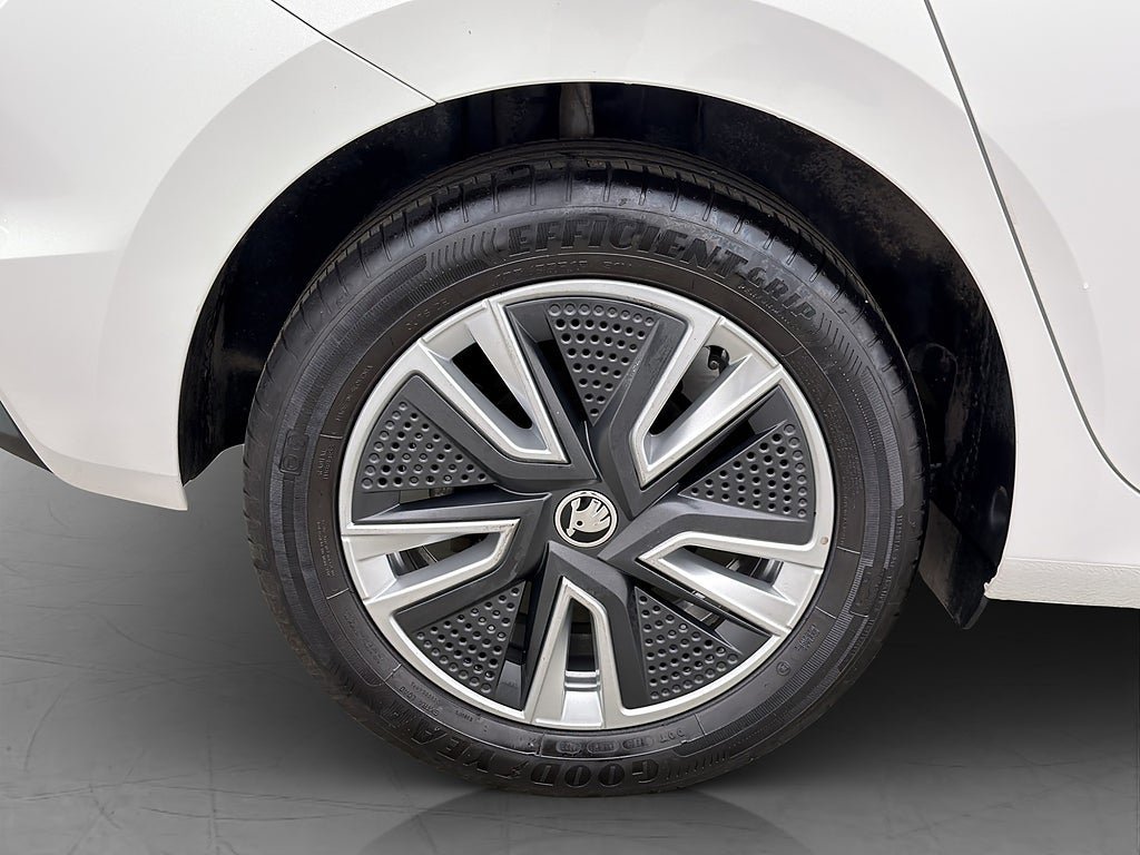 Vehicle Image 30