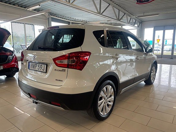 Vehicle Image 4