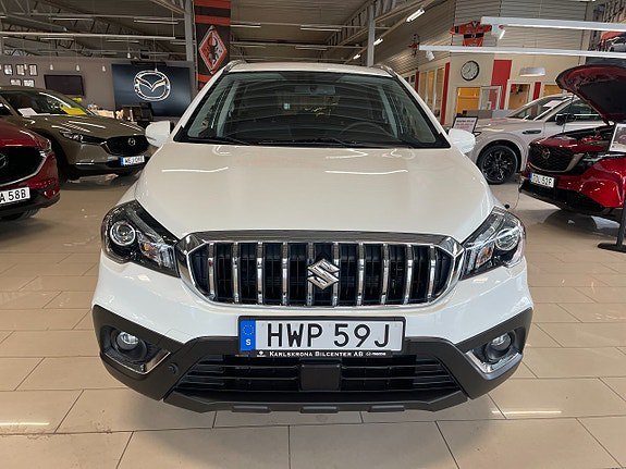 Vehicle Image 6