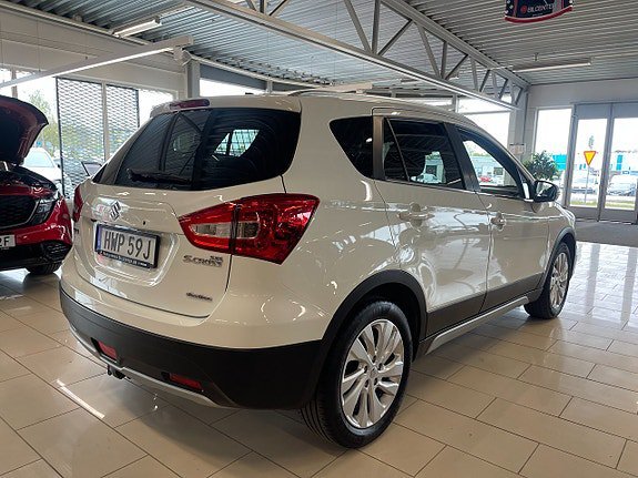Vehicle Image 8